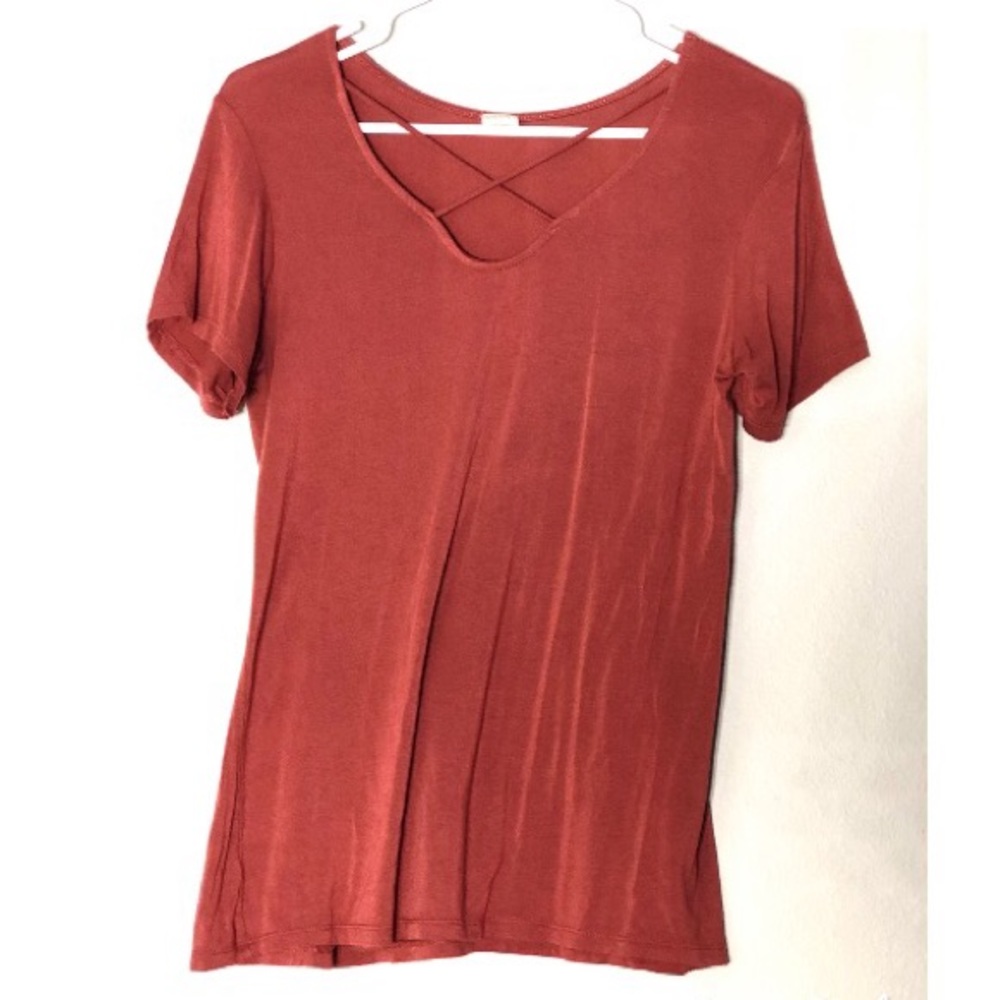Pink/Burgundy top with criss-cross.